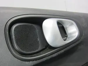 Foto de MANETA INTERIOR TRASERA DERECHA FIAT 500L (330) 1.3 16V JTD CAT (84 CV / 62 KW) referencia 2298791