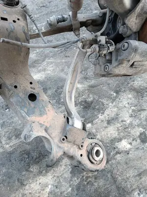Foto de BRAZO SUSPENSION INFERIOR DELANTERO IZQUIERDO AUDI A6 BERLINA (4F2)