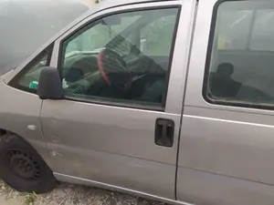 Foto de PUERTA DELANTERA IZQUIERDA PEUGEOT EXPERT FURGÓN COMFORT (1995) 2.0 HDi (109 CV / 80 KW)