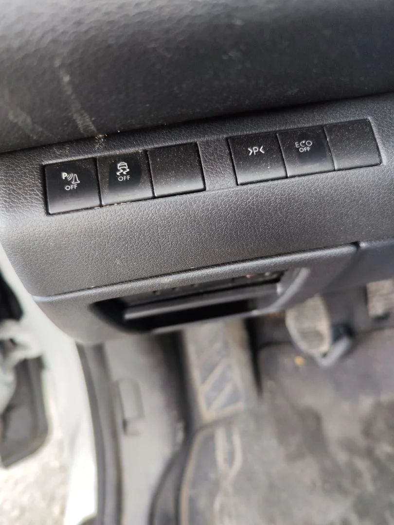 Foto de INTERRUPTOR PEUGEOT 3008 1.6 Blue-HDI FAP (120 CV / 88 KW)