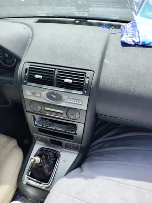 Foto de CONSOLA CENTRAL FORD MONDEO BERLINA (GE) 2.0 TDCi CAT (131 CV / 96 KW)