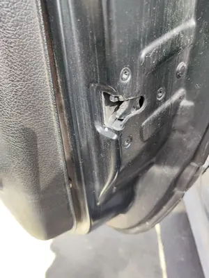 Foto de CERRADURA PUERTA DELANTERA DERECHA PEUGEOT 206 1.4  (75 CV / 55 KW) referencia 9136J1