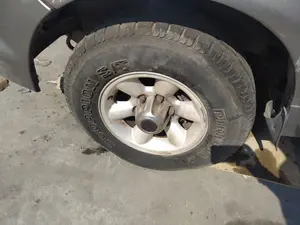 Foto de BRAZO SUSPENSION TRASERO DERECHO SSANGYONG MUSSO 2.9 Turbodiesel CAT (120 CV / 88 KW)