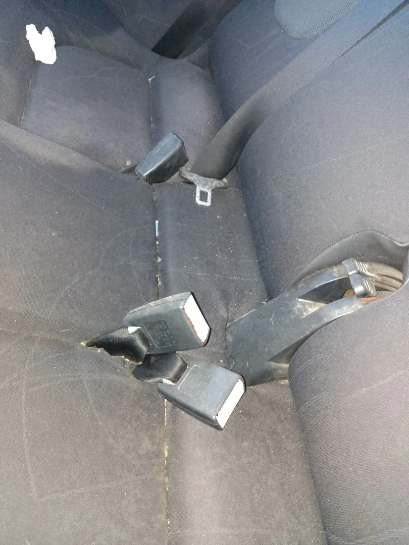 Foto de ENGANCHE CINTURON TRASERO IZQUIERDO SMART FORFOUR 1.5 CDI CAT (68 CV / 50 KW)