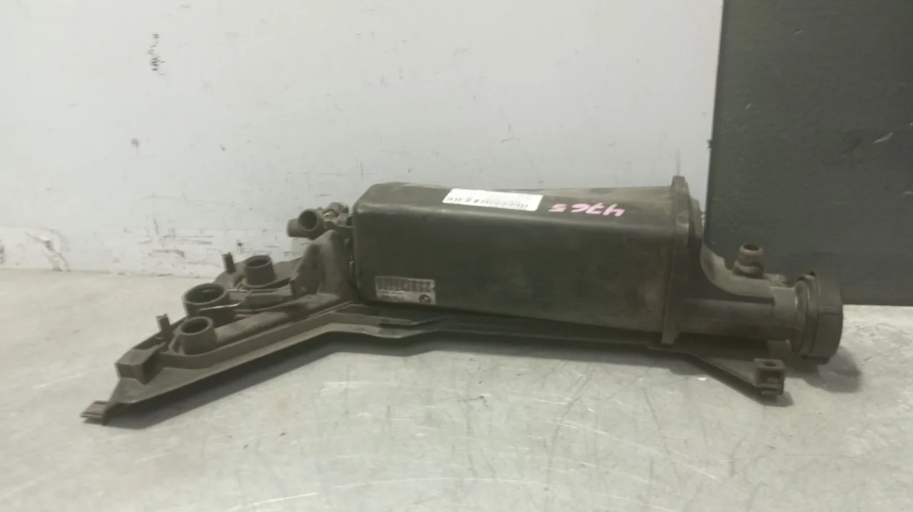 Foto de DEPOSITO EXPANSION BMW SERIE 3 BERLINA (E46) 3.0 24V Turbodiesel CAT (184 CV / 135 KW) referencia 7787040