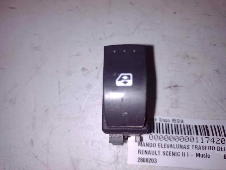 Foto de MANDO ELEVALUNAS TRASERO DERECHO RENAULT SCENIC II (JM) 1.9 dCi Diesel (131 CV / 96 KW) referencia 2808203