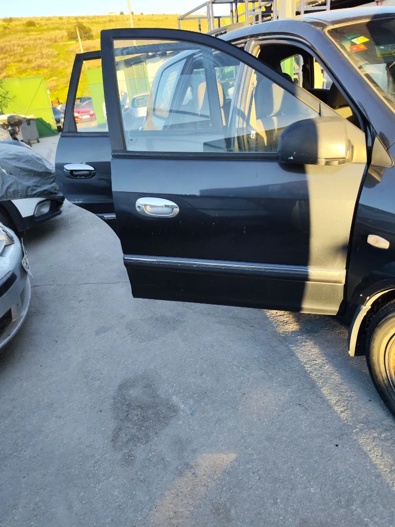 Foto de PUERTA DELANTERA DERECHA KIA CARENS (RS) 2.0 Turbodiesel CAT (113 CV / 83 KW) referencia 0K2JA58020