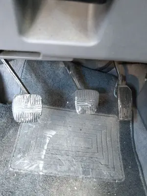 Foto de PEDAL ACELERADOR NISSAN ALMERA TINO (V10M) 1.8 16V CAT (114 CV / 84 KW)