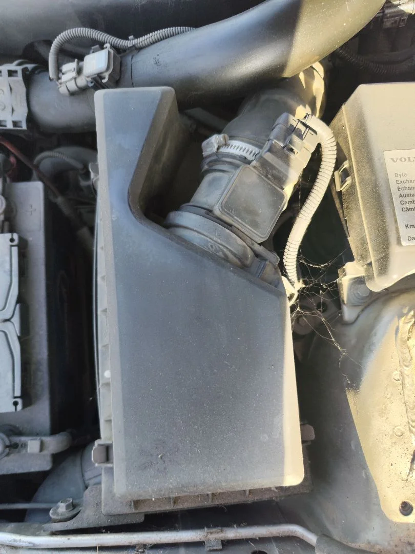 Foto de CAJA FILTRO AIRE VOLVO S40 BERLINA 1.9 Diesel CAT (116 CV / 85 KW) referencia 30620819