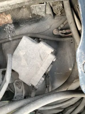 Foto de CAJA PRECALENTAMIENTO MERCEDES-BENZ CLASE E (BM 210) BERLINA 3.0 Diesel CAT (136 CV / 100 KW)