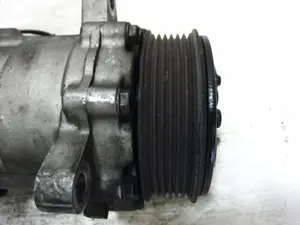 Foto de COMPRESOR AIRE ACONDICIONADO VOLKSWAGEN POLO III (6N1) referencia 6N0820803A foto 3