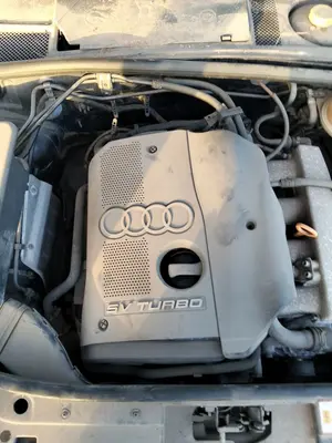 Foto de TAPA MOTOR AUDI A6 BERLINA (4B2) 1.8 20V Turbo (150 CV / 110 KW)