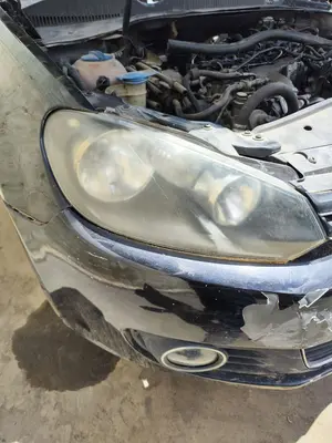 Foto de FARO DERECHO VOLKSWAGEN GOLF VI (5K1)(10.2008) 2.0 TDI (110 CV / 81 KW) referencia 5K1941006S foto 2