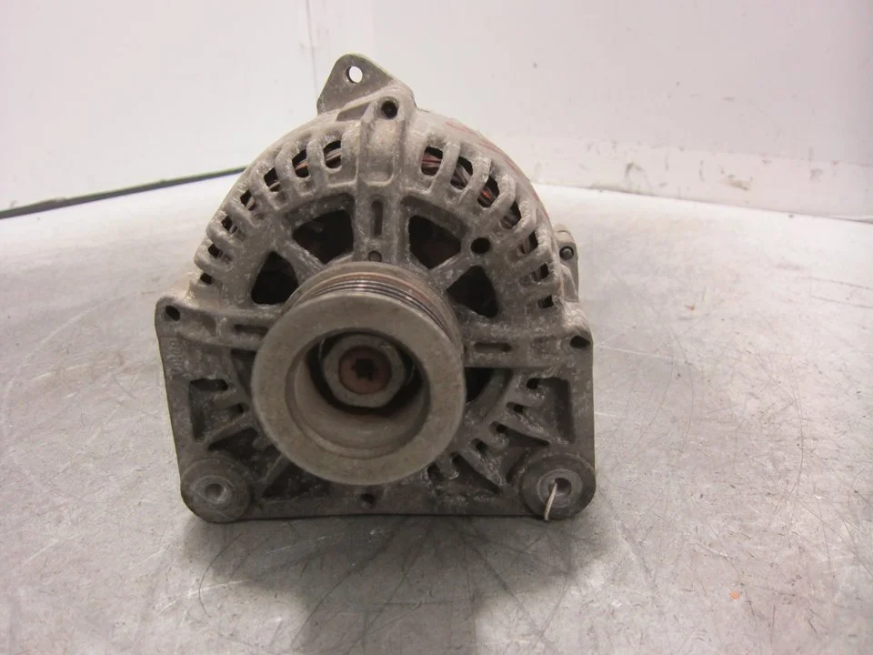 Foto de ALTERNADOR RENAULT MEGANE II COUPE/CABRIO 1.6 16V (112 CV / 82 KW) referencia 8200667619