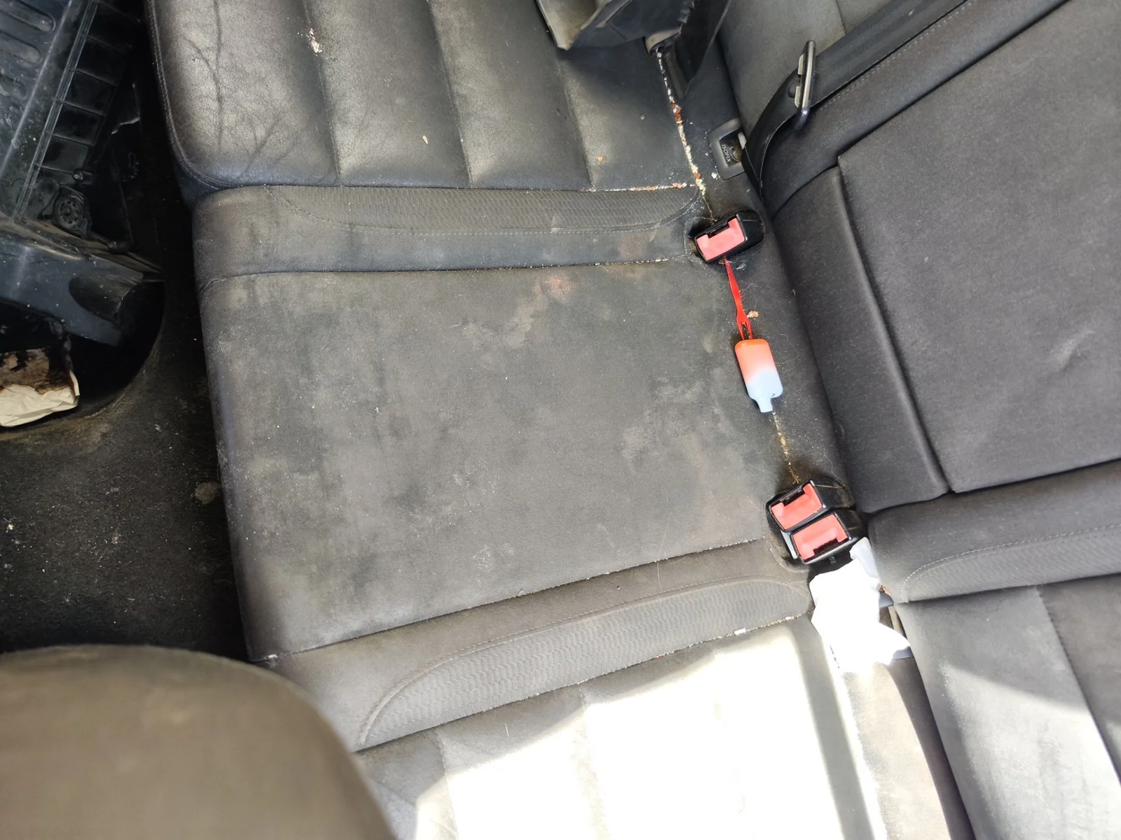 Foto de ENGANCHE CINTURON TRASERO IZQUIERDO VOLKSWAGEN GOLF VI (5K1)(10.2008) 2.0 TDI (110 CV / 81 KW)
