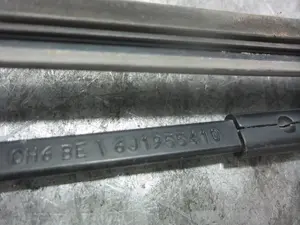 Foto de BRAZO LIMPIA DELANTERO DERECHO SEAT IBIZA BERLINA (6J5) 1.4 16V (86 CV / 63 KW) referencia 6J1955410 foto 3