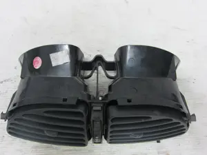 Foto de REJILLA DELANTERA CITROEN C5 BERLINA 2.2 HDi FAP CAT (4HX / DW12ED4) (133 CV / 98 KW) referencia 963261727A foto 2