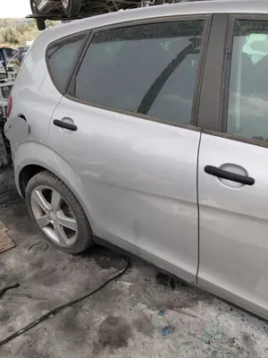 Foto de PUERTA TRASERA DERECHA SEAT ALTEA (5P1) 1.9 TDI (105 CV / 77 KW) referencia 5P0833056A