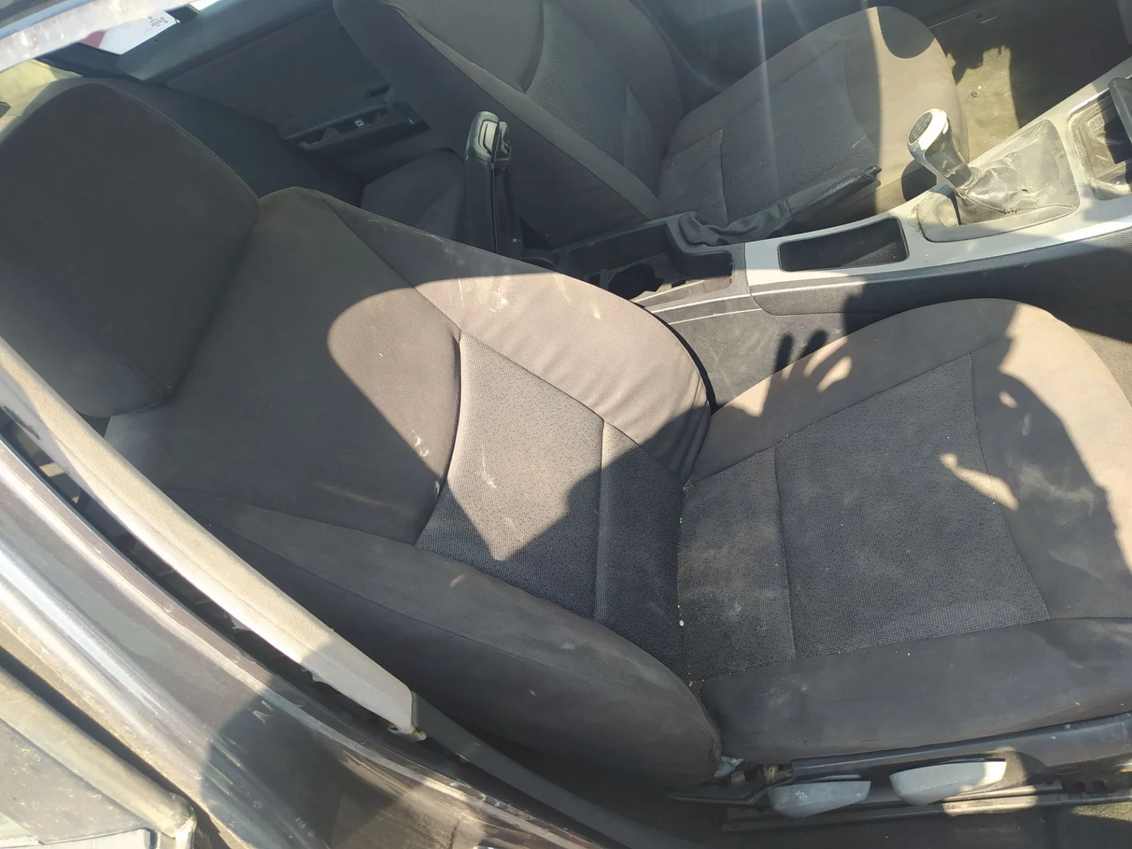 Foto de ENGANCHE CINTURON TRASERO CENTRAL BMW SERIE 3 BERLINA (E90) 2.0 16V Diesel (163 CV / 120 KW)