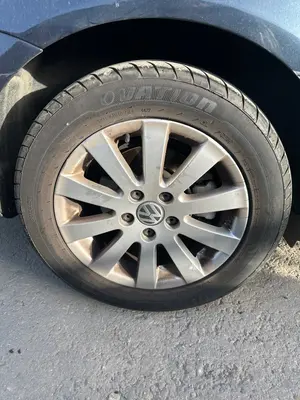 Foto de JUEGO LLANTAS VOLKSWAGEN PASSAT BERLINA (3C2) 2.0 TDI (140 CV / 103 KW) foto 2