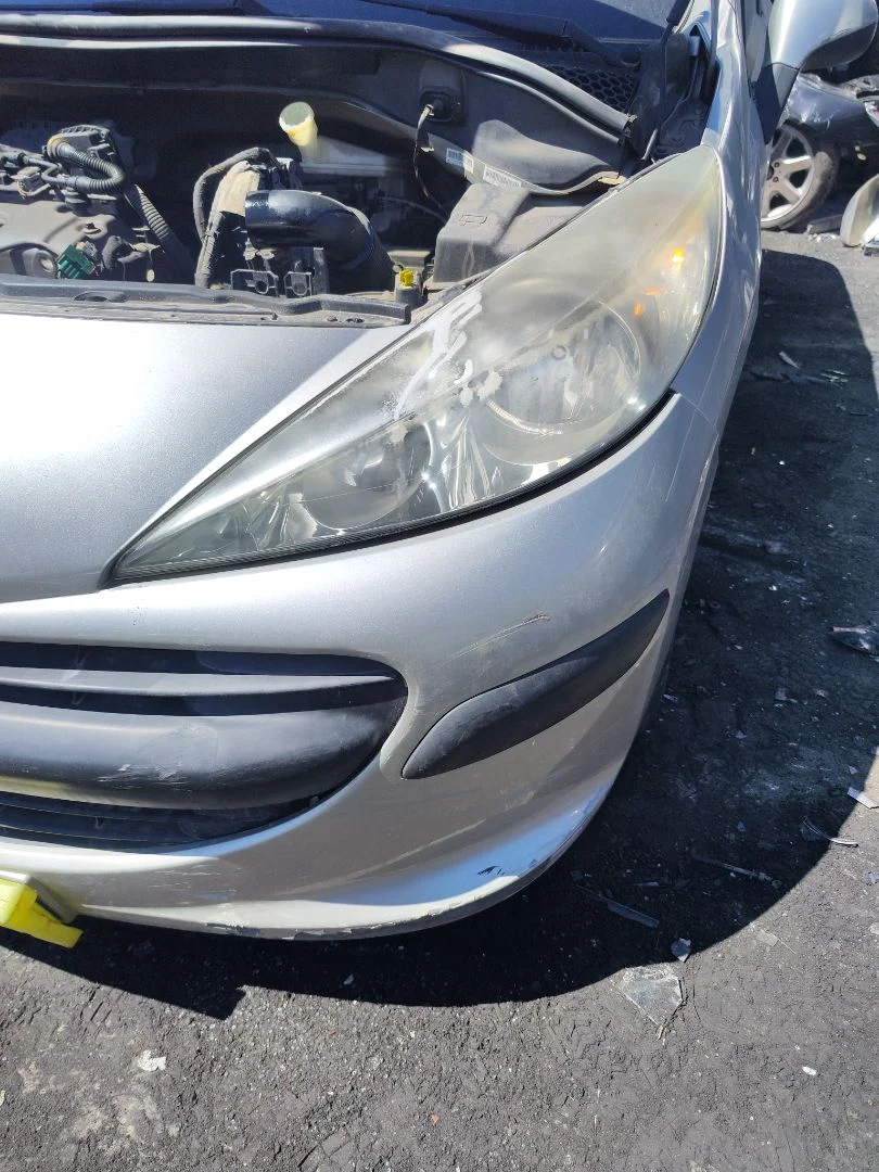 Foto de FARO IZQUIERDO PEUGEOT 207 1.4 (73 CV / 54 KW) referencia 620895