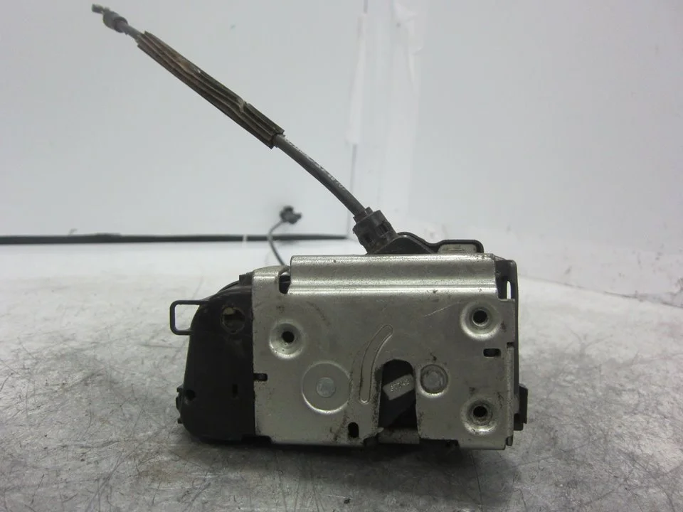 Foto de CERRADURA PUERTA TRASERA DERECHA RENAULT SCENIC III (JZ) 1.6 16V (110 CV / 81 KW) referencia 119332