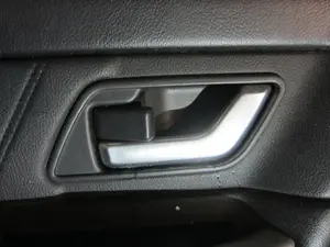 Foto de MANETA INTERIOR TRASERA IZQUIERDA LAND ROVER RANGE ROVER SPORT 2.7 Td V6 CAT (190 CV / 140 KW) referencia AH2222601AB