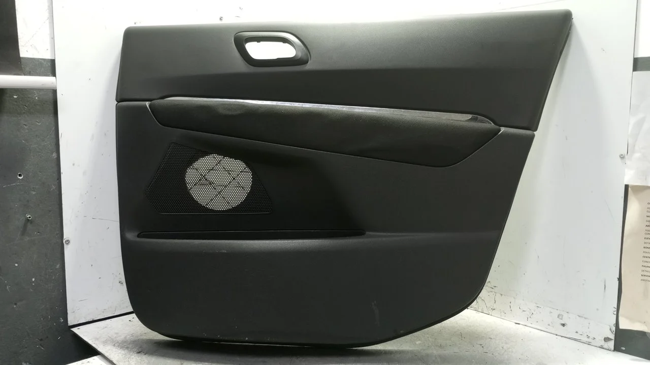 Foto de GUARNECIDO PUERTA DELANTERA DERECHA PEUGEOT 5008 1.6 HDi FAP (112 CV / 82 KW) referencia 98004757ZE
