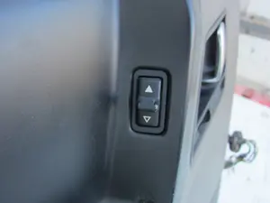Foto de MANDO ELEVALUNAS TRASERO IZQUIERDO CHRYSLER JEEP GR.CHEROKEE (ZJ)/(Z) 5.2 V8 CAT (211 CV / 155 KW)