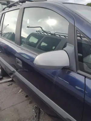 Foto de PUERTA DELANTERA DERECHA OPEL ZAFIRA A 2.0 DTI (101 CV / 74 KW)