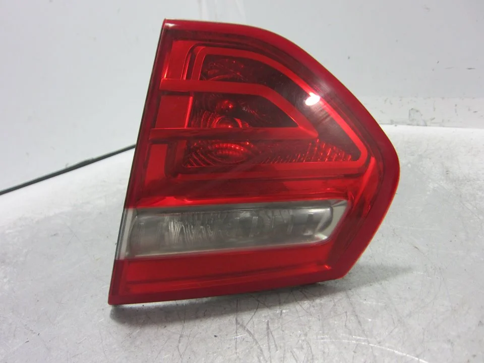 Foto de PILOTO TRASERO DERECHO INTERIOR CITROEN C4 PICASSO referencia 9653547677
