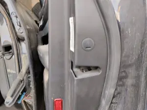Foto de CERRADURA PUERTA DELANTERA DERECHA AUDI A6 BERLINA (4F2) 3.0 V6 24V TDI (224 CV / 165 KW)