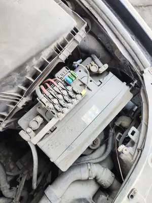 Foto de CAJA RELES / FUSIBLES AUDI A3 (8L) 1.9 TDI (110 CV / 81 KW) foto 2