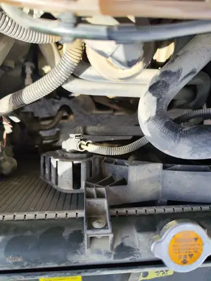 Foto de ELECTROVENTILADOR RADIADOR AIRE ACONDICIONADO NISSAN PRIMERA BERLINA (P12) 1.9 16V Turbodiesel CAT (120 CV / 88 KW)