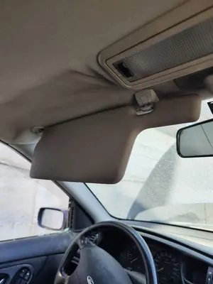Foto de PARASOL IZQUIERDO FORD MONDEO BERLINA (GD) 1.8 Turbodiesel CAT (90 CV / 66 KW)