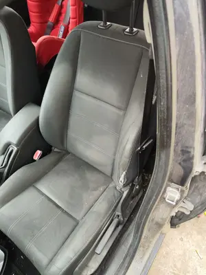 Foto de ASIENTO DELANTERO IZQUIERDO RENAULT MEGANE III BERLINA 5P 1.5 dCi Diesel FAP (110 CV / 81 KW) foto 2
