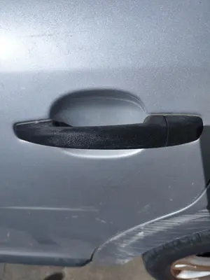 Foto de MANETA EXTERIOR TRASERA IZQUIERDA CITROEN C4 BERLINA 1.6 16V HDi (90 CV / 66 KW)