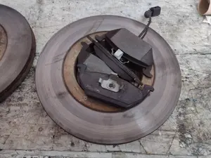 Foto de DISCO FRENO DELANTERO VOLKSWAGEN GOLF IV BERLINA (1J1)(10.1997) referencia 0970214