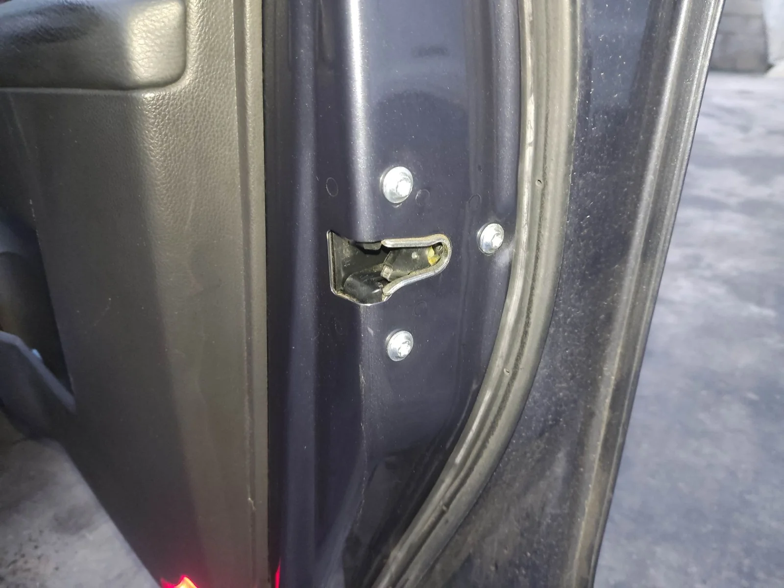 Foto de CERRADURA PUERTA DELANTERA DERECHA CHEVROLET CAPTIVA 2.0 Diesel CAT (150 CV / 110 KW) referencia 96624162