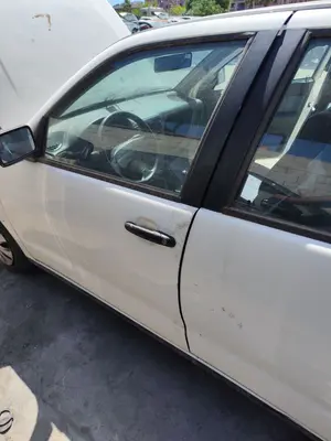 Foto de PUERTA DELANTERA IZQUIERDA SEAT IBIZA (6K1) 1.4  (60 CV / 44 KW)