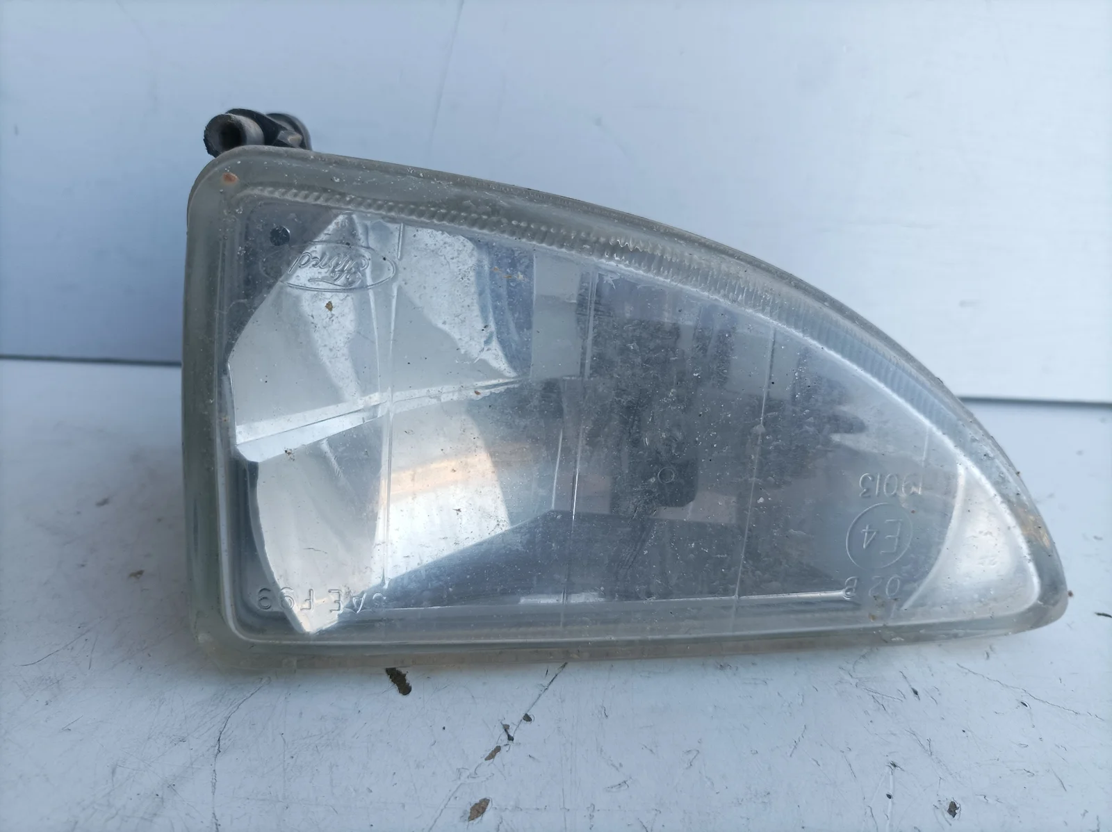Foto de FARO ANTINIEBLA DERECHO FORD FOCUS BERLINA (CAK) 1.6 16V CAT (101 CV / 74 KW) referencia XS4115K201A