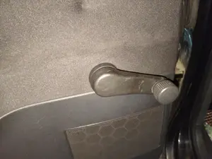 Foto de MANETA ELEVALUNAS TRASERA IZQUIERDA VOLKSWAGEN POLO IV (9N1)