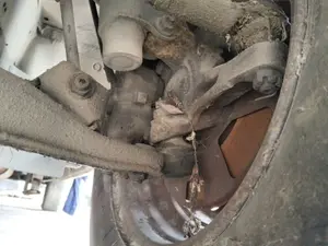 Foto de MANGUETA DELANTERA IZQUIERDA NISSAN VANETTE CARGO 2.3 Diesel (75 CV / 55 KW)
