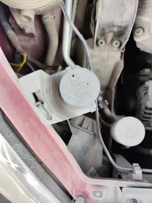 Foto de DEPOSITO LIMPIA PEUGEOT 307 (S1)(04.2001) 1.6 16V CAT (109 CV / 80 KW) referencia 6431C1