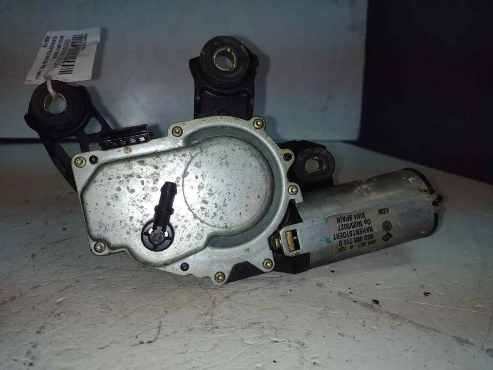 Foto de MOTOR LIMPIA TRASERO VOLKSWAGEN POLO III BERLINA (6N2) 1.4 TDI (75 CV / 55 KW) referencia 6X0955711D