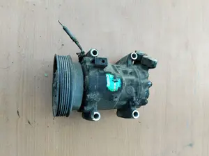 Foto de COMPRESOR AIRE ACONDICIONADO RENAULT CLIO II FASE II (B/CB0) referencia 8200315744
