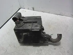 Foto de CAJA RELES / FUSIBLES CHEVROLET ALERO 2.4 CAT (141 CV / 104 KW) referencia 082460637 foto 2