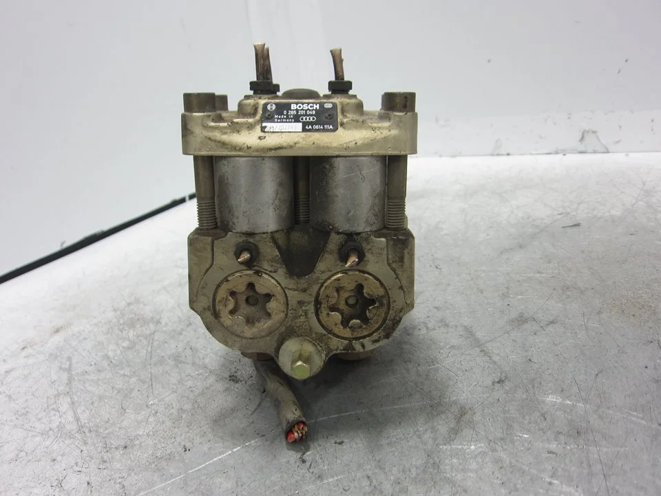 Foto de ABS AUDI 100 AVANT (C4) 2.3 (133 CV / 98 KW) referencia 4A0614111A