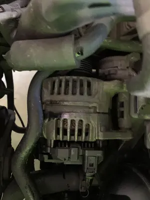 Foto de ALTERNADOR VOLKSWAGEN GOLF IV BERLINA (1J1)(10.1997) 1.9 TDI (110 CV / 81 KW) referencia 038903018PV foto 2