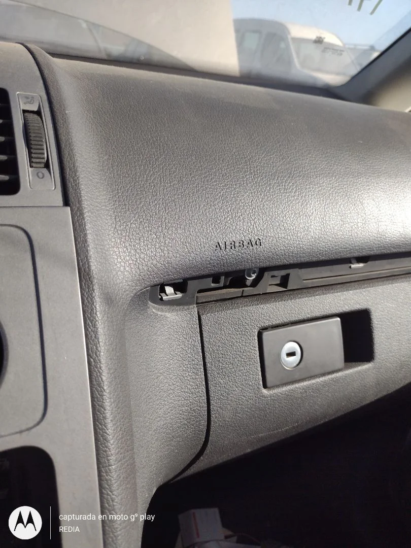 Foto de AIRBAG DELANTERO DERECHO VOLKSWAGEN TOURAN (1T2) 1.9 TDI (105 CV / 77 KW) referencia 1T0880204E